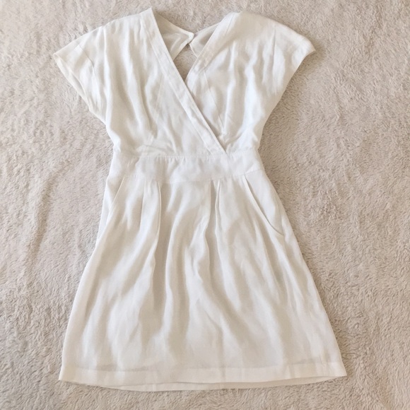 Nicole Miller Dresses & Skirts - Nicole Miller Artelier White Dress